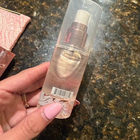 Makeup Brushes and Facial Mist Bundle with Small Cosmetic Case NEW - Picture 5 of 6